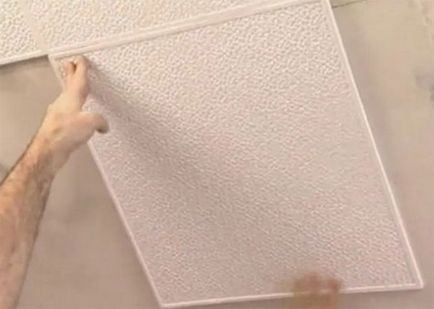 Ce și cum să lipici placi tavan, în special la lapte de var lipire, fotografii și videoclipuri detaliate