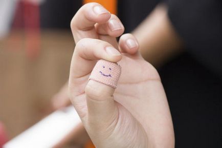 Ce se întâmplă dacă bătut un deget pe sfaturi practice de mână
