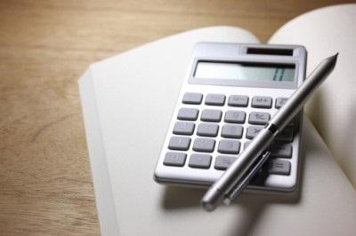 Aceasta înseamnă că PIB-ul Deflator și modul în care se calculează (prețurile perioadei curente) Ce deflatorul PIB și modul în care se calculează