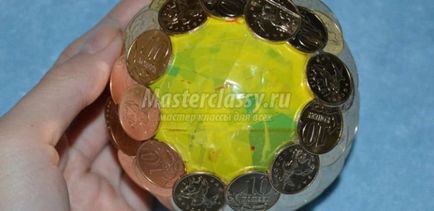 Arborele Bani de monede, cu propriile lor mâini