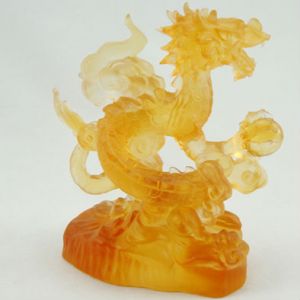 Puternic mascota dragon de Feng Shui, simvlol energie yang