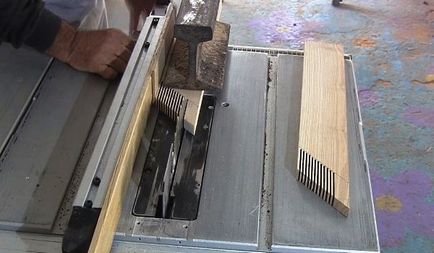 mașină de frezat pentru lemn cu mâinile lor desen o masă de casă simplă pentru frezarea