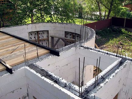 Din care pentru a construi perete, proprietarul casei (de unde se poate construi perete) Din care pentru a construi perete, proprietarul casei
