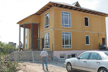 Din care pentru a construi perete, proprietarul casei (care este de a construi perete) Din care pentru a construi perete, proprietarul casei