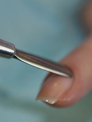 Ce instrumente sunt necesare pentru o manichiura la domiciliu modul de a alege furci de unghii, pila de unghii și pensete