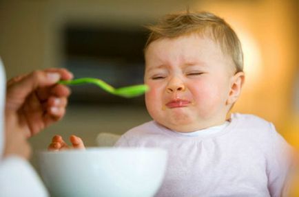 Cum de a învăța copilul să mestece alimente solide si ingera-l sfaturi Komarovka și alte fotografii specialiști