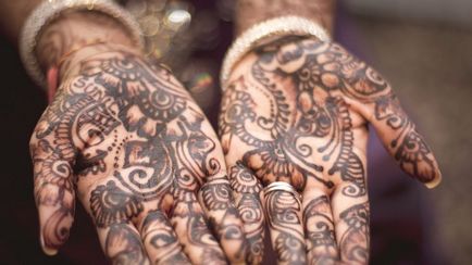 Cum să învețe să facă tatuaje henna temporare