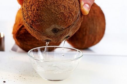 Cum de a deschide o moduri de nucă de cocos de a bate și nuci clar (video)
