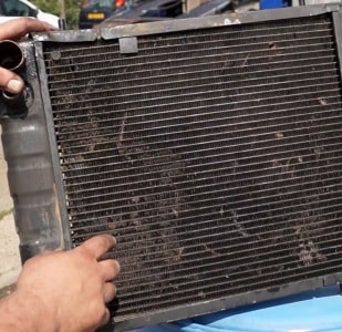 Cum pot curăța exteriorul vehiculului fără a îndepărta curățătorii de radiator, instrucțiuni, sfaturi, videoclipuri