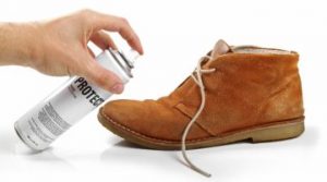 Cum pentru a curăța pantofii din piele acasă și grijă de ea