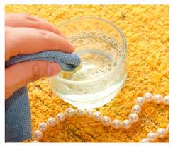 Cum se curata perla in casa, produse de îngrijire adecvate cu ei (coliere, inele și altele) (mărgele) Cum se curata perla in casa, produse de îngrijire adecvate cu ei (coliere, inele, etc.)