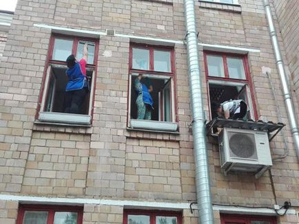 Cum să se spele o fereastră în apartament fără divorț