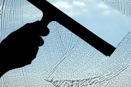 Cum să se spele o fereastră în apartament fără divorț