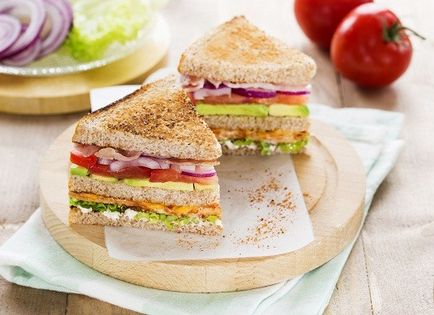 Cum de a găti un sandwich delicios de diferite ingrediente