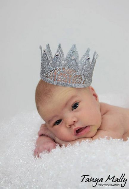 Cum sa faci o coroană pentru micul prinț la petrecerea de Crăciun