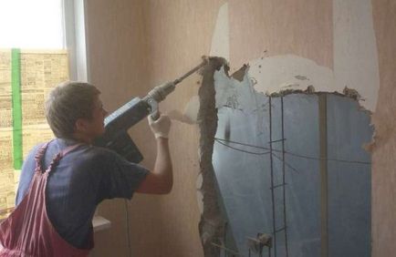Cum de a sparge peretele corect demontării propriile mâini