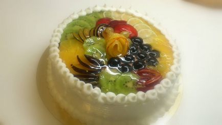 Cum de a decora un tort de fructe originale, dar repede