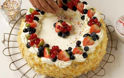 Cum de a decora un tort și simpatishnenko fructe prostenko