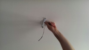 Cum se instalează un candelabru în tavan suspendat, profpotolok-sud