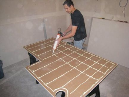Cum să se alinieze plafonul de gips-carton cu metode uscate și umede de nivelare
