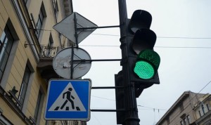 Cum să învețe semnele și semnalele de controlor de trafic SDA