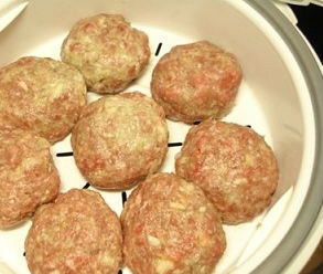 Chiftele din carne tocată, 10 pas cu rețete pas cu fotografii (capac închis fry) Cotlete din carne tocată, 10 pas cu pas rețete cu fotografii