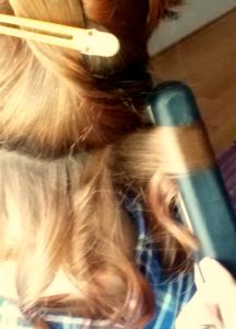 Bucle folosind călcat pe diferite par de lungime (foto și video) (fier de păr bucle permanent styling ondulare) Bucle folosind călcat pe diferite par de lungime (foto și video)
