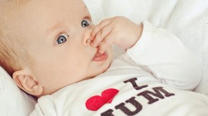 Tratamentul de frig comune la sugari, la 2 luni decât pentru a trata un copil nou-născut, precum și descrierea metodelor