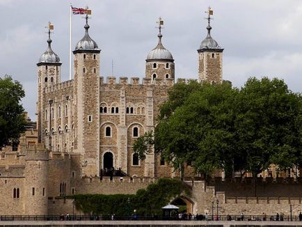 Turnul din Londra - descriere, istorie, prizonieri, legende, fotografii