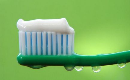 Cel mai bun periuta de dinti, un stomatologi dentare recomanda spalatul pe dinti