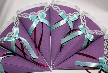 kulechki de hârtie minunat pentru petale de flori și confetti (florale) kulechki de hârtie minunat pentru petale de flori și confeti