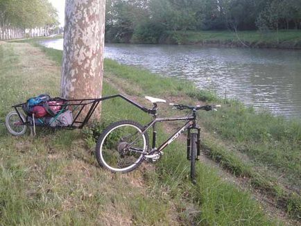 remorcă bicicletă Odnokolosny - remorcă bicicletă cu mâinile