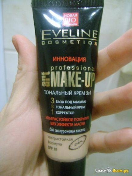 Revedeți despre fundația 3 în 1 produse cosmetice Eveline arta make-up se aliniază bine