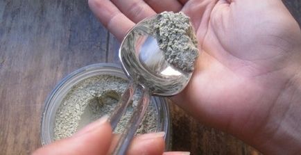 Limba lui decât pentru a trata, modul de a trata formarea de răni, umflături (își mușcă limba pentru a vindeca) Limba lui decât pentru a trata, modul de a trata formarea de leziuni, umflături