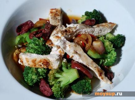 Salata cu broccoli, roșii și ierburi - o reteta delicioasa cu o fotografie