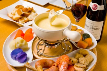 Brânză fondue - reteta de la gustări calde acasă delicioase