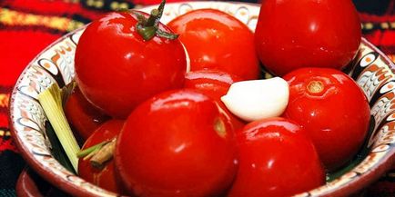 roșii murate pentru iarna în bănci - un rețete rapide și gustoase pentru decaparea tomate verde și roșu