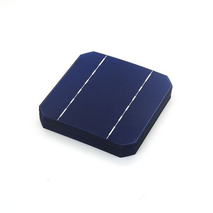 Modul solar (atingând energie solară) modul solar