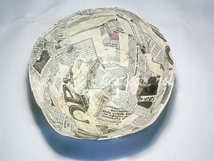 mache plate papier cu mâinile lor