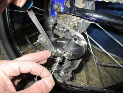 Setarea schimbătorului spate pe bicicleta și înlocuirea acestuia
