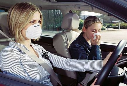 Mirosul de benzină în mașină cauzează căi de atac decât cele periculoase