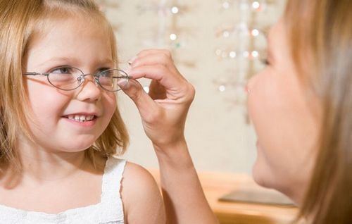 короткозорість у дітей шкільного віку лікування вітаміни для очей профілактика підлітки як лікувати помилкова гімнастика вроджена причини міопія