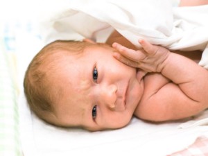 як лікувати нежить немовляті
