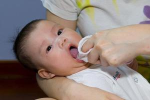 як лікувати кандидоз у роті у дитини