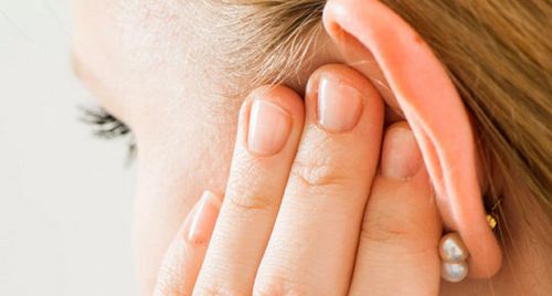 як лікувати прищі за вухами