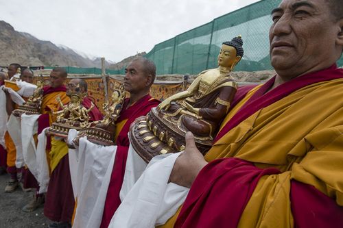 як лікують рак тибетські монахи