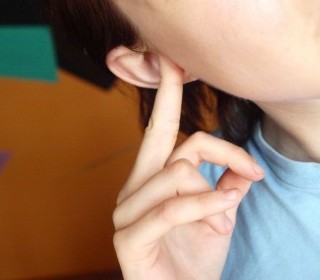як лікувати вуха від сірки