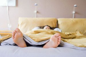 лікувати ногу уві сні