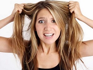 як врятувати волосся від випадання у жінок