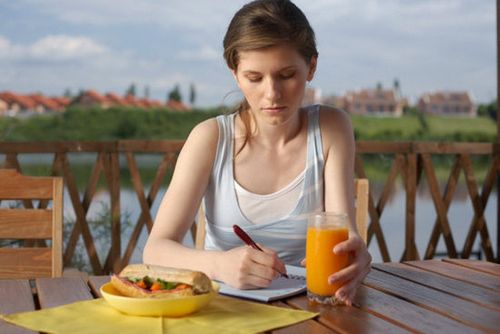 хронічна мігрень голова біль симптоми лікування діагностика причини профілактика таблетки препарати